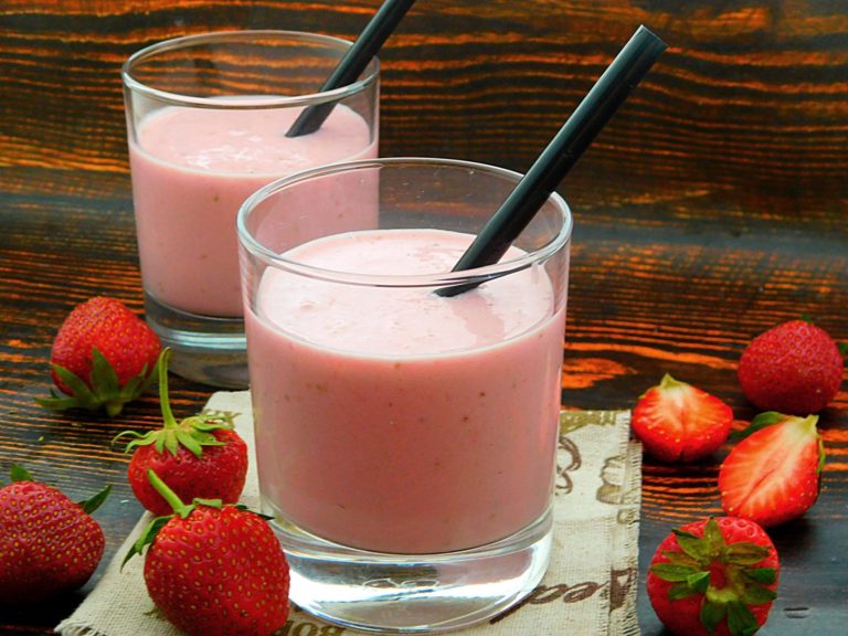 Strawberry milkshake with ice cream
